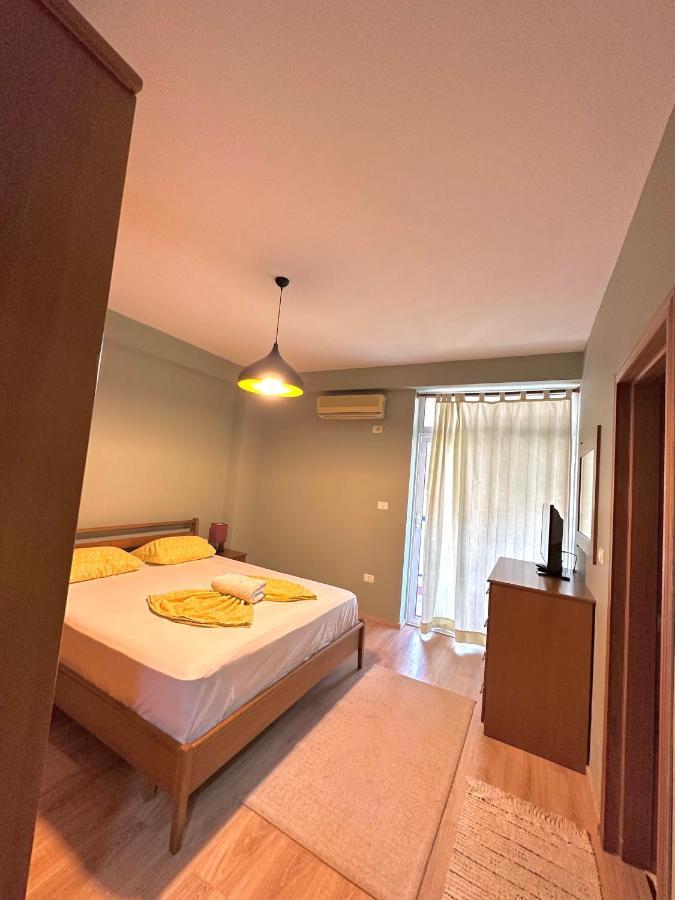 Central Inn Home Tirana Bagian luar foto