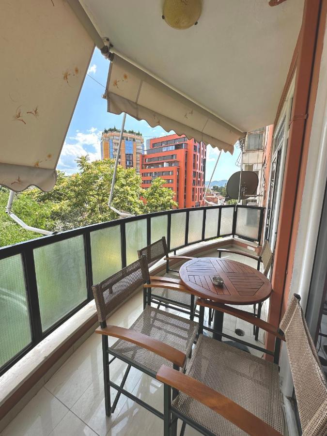 Central Inn Home Tirana Bagian luar foto