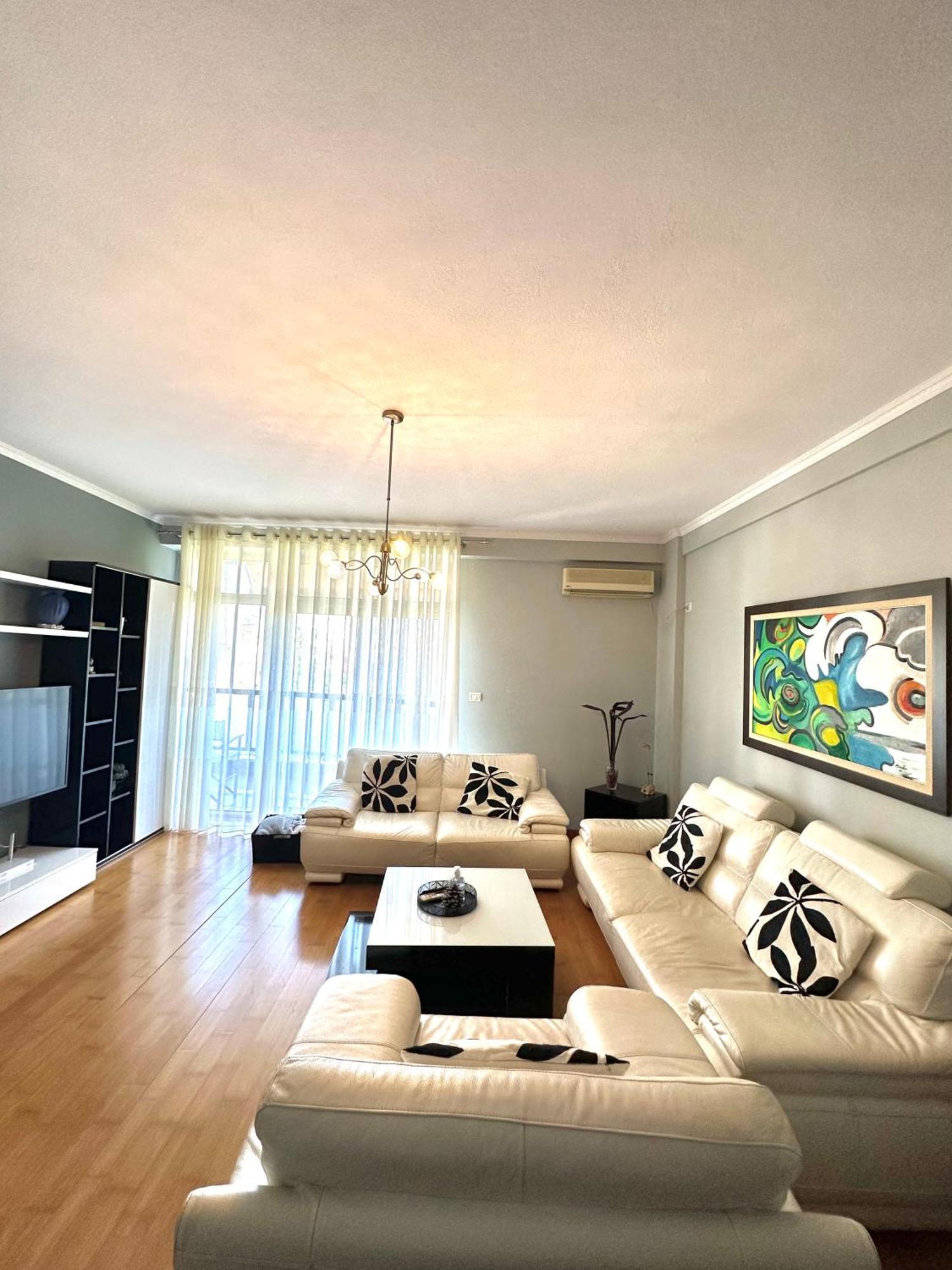 Central Inn Home Tirana Bagian luar foto