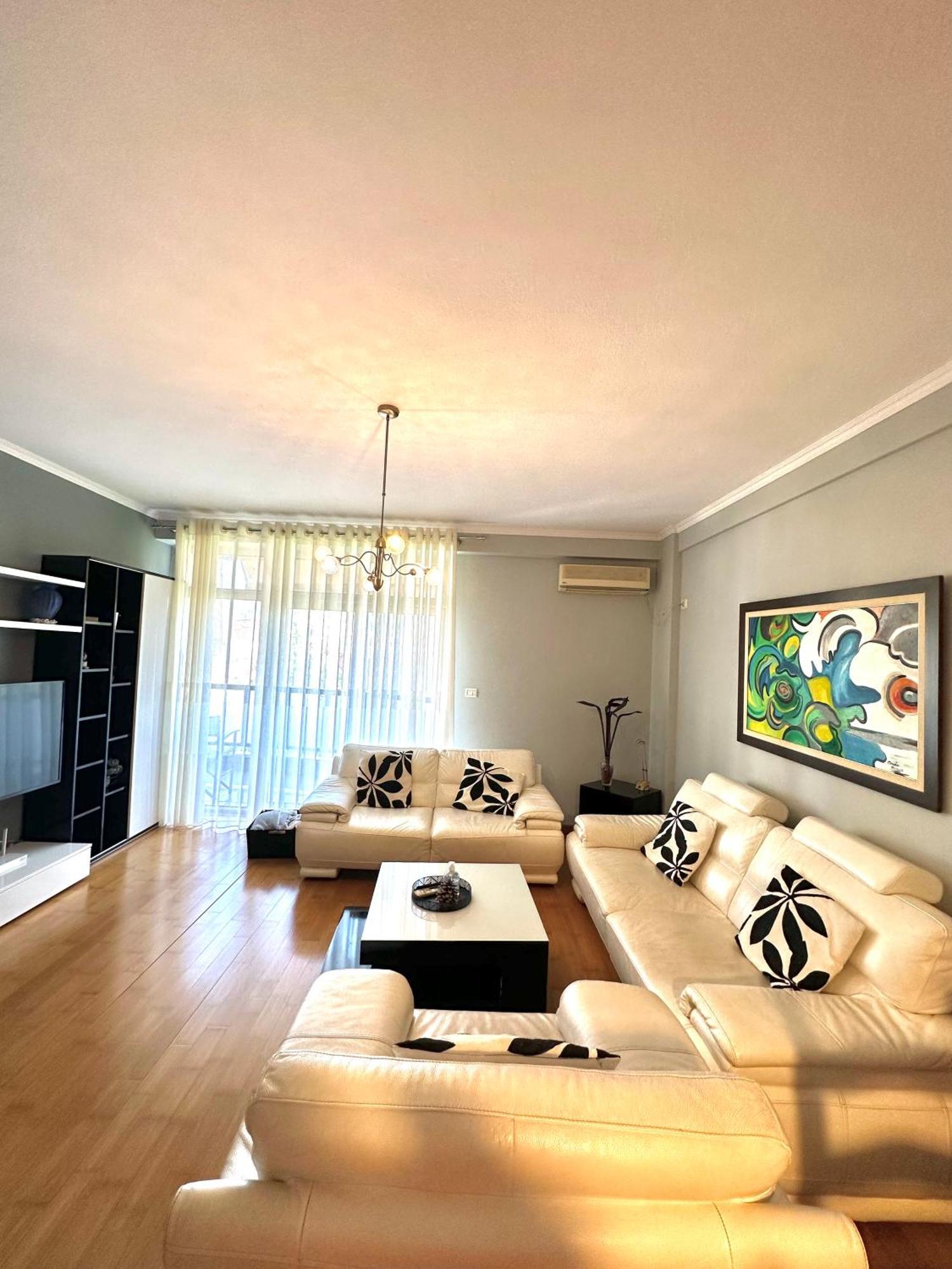 Central Inn Home Tirana Bagian luar foto